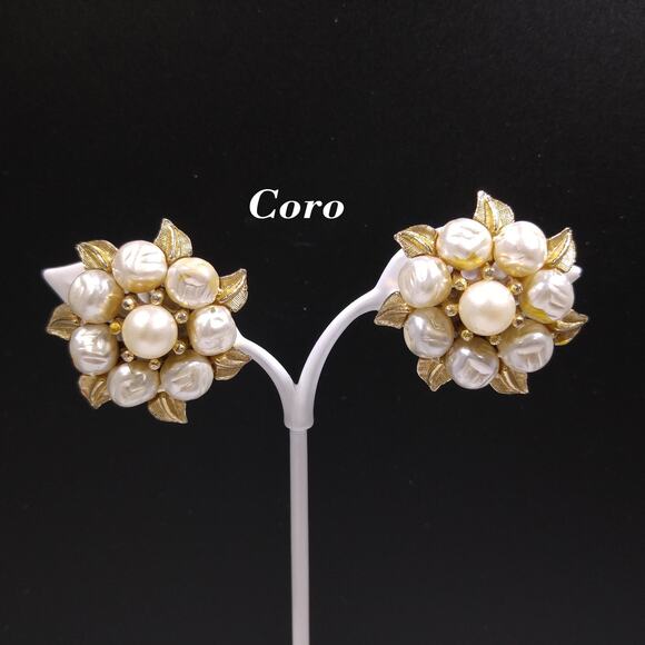 Vintage 1960s Coro Faux Pearl Floral Clip Earrings, Gold Plated - Picture 2 of 10